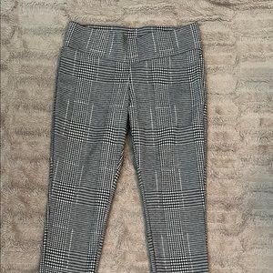 MeMoi Crop Pull On Pant Size S/M Stretch - Houndstooth Print